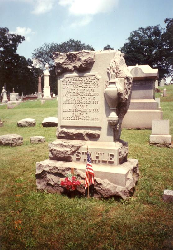 Stahl-James-Alanza-Monument